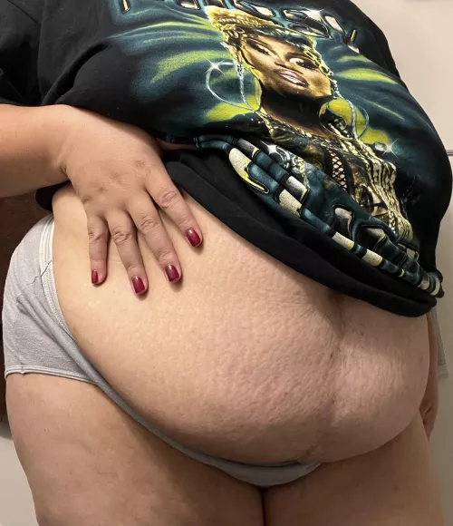 Imagine if you had a chance with this belly?!