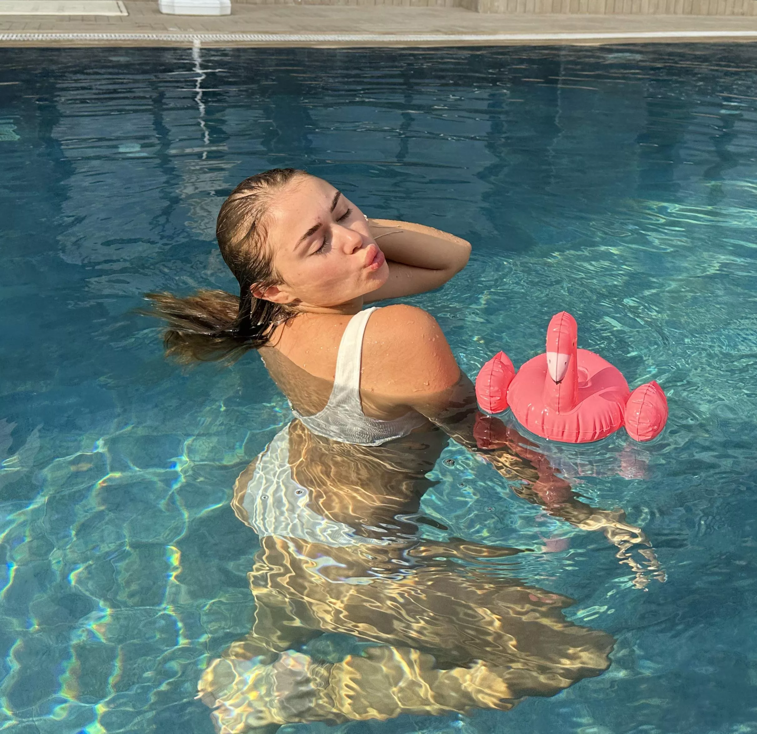 In the pool, a moment of total relaxation