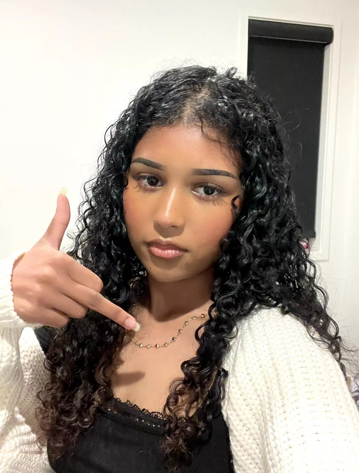 it’s payday bitches!! i’m still stunning, and ur still pathetic so the best way to put away that paycheck is by handing it to me. you know it’s mine the moment u saw this pic