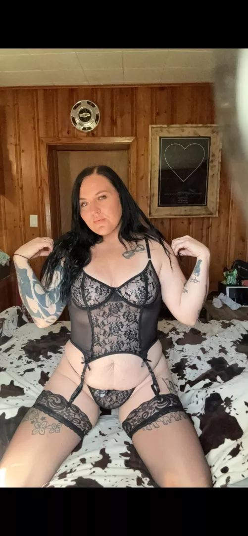 Just a milf in need of more tattoos