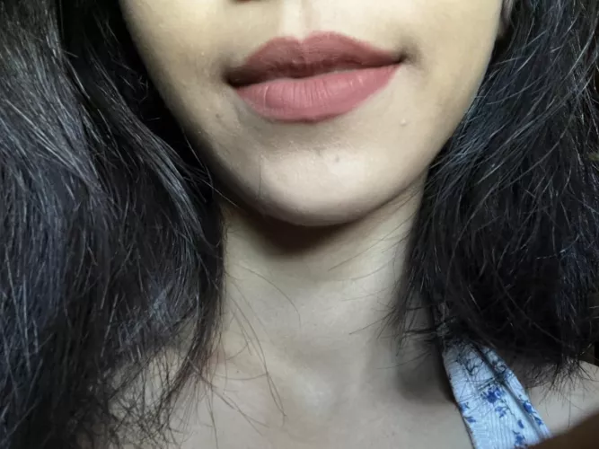 kiss me from my neck to my lips 