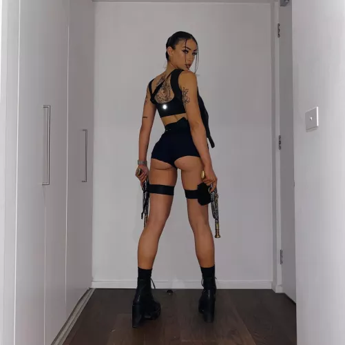 Lara Croft with some cake, hope you like!