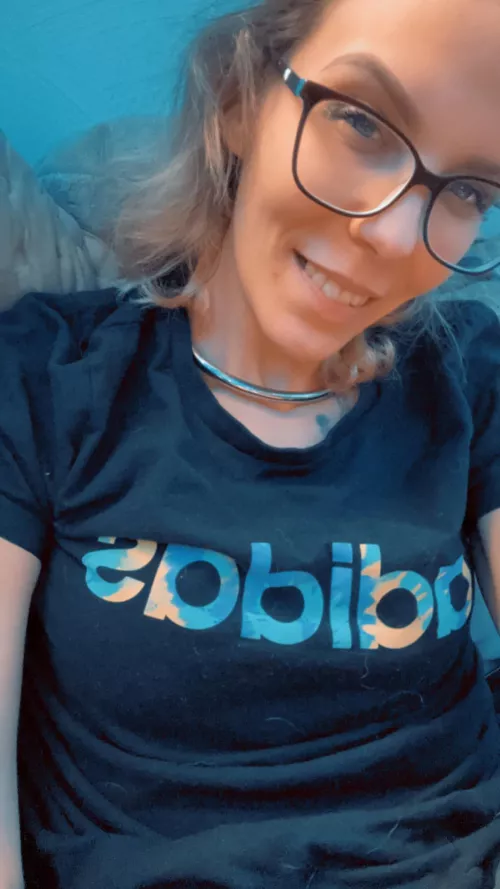 Let me praise you while draining your wallet, pet