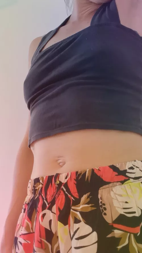 Look at the strength of this abdomen... and your little dick so weak! Haha