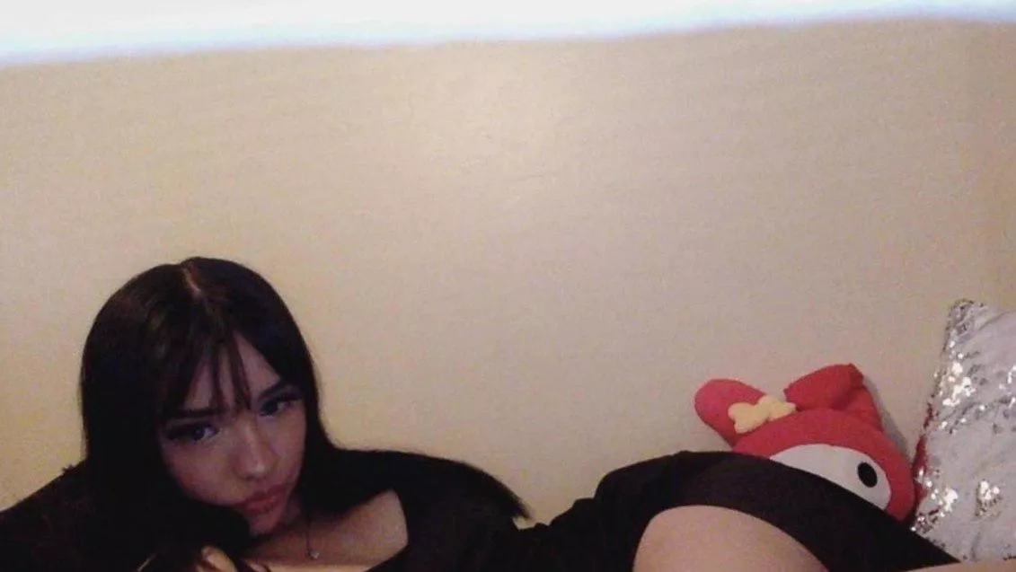 looking for a cute guy to spoil me <3 