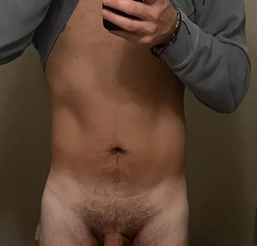 Looking for cucks or couples 