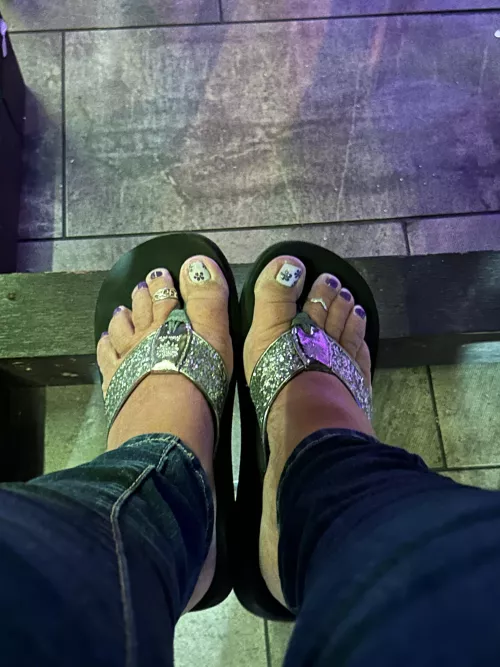 Loving my new flip flops! 