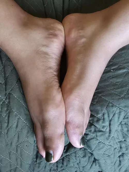 Mhmm...feet 🥵