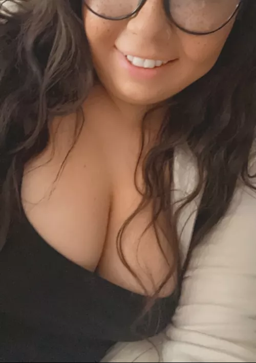 MILFs have the best tits right? 🍒