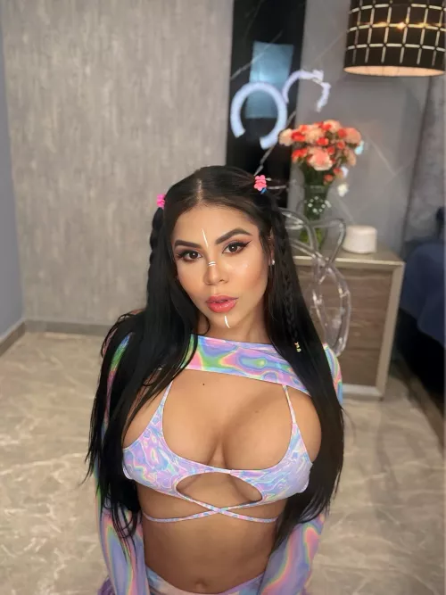 Mmm my big tits wanna jump out of that bra