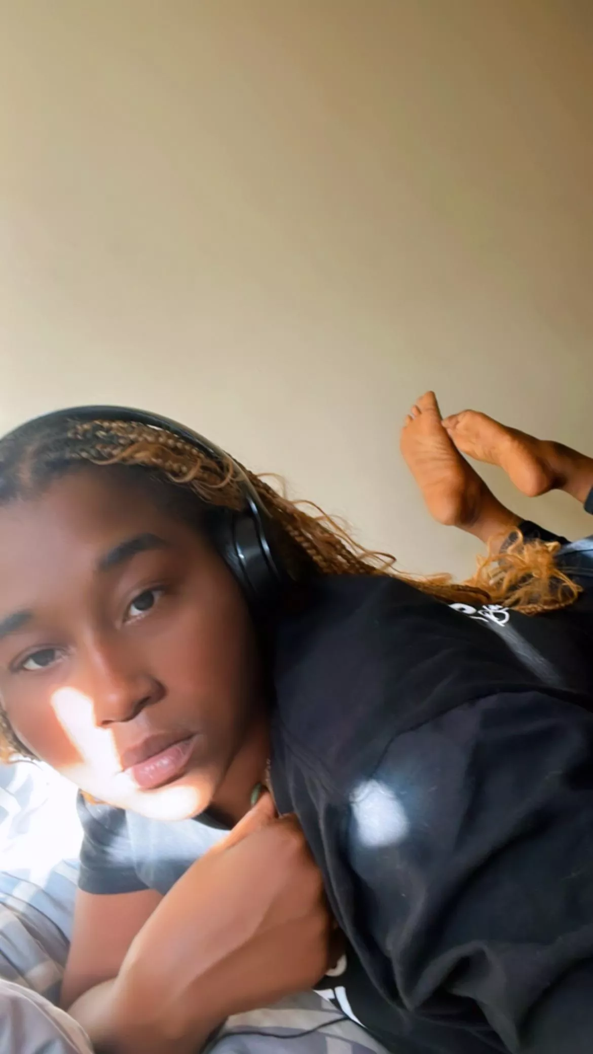 need a good human footstool rn 