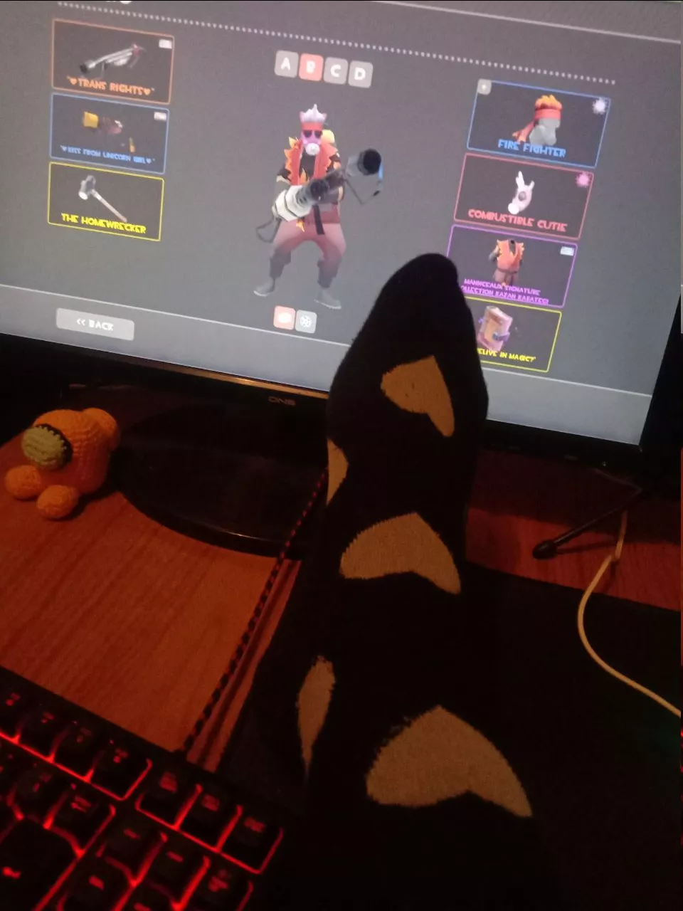 ouppy needs silly friends for gamin(pic related)