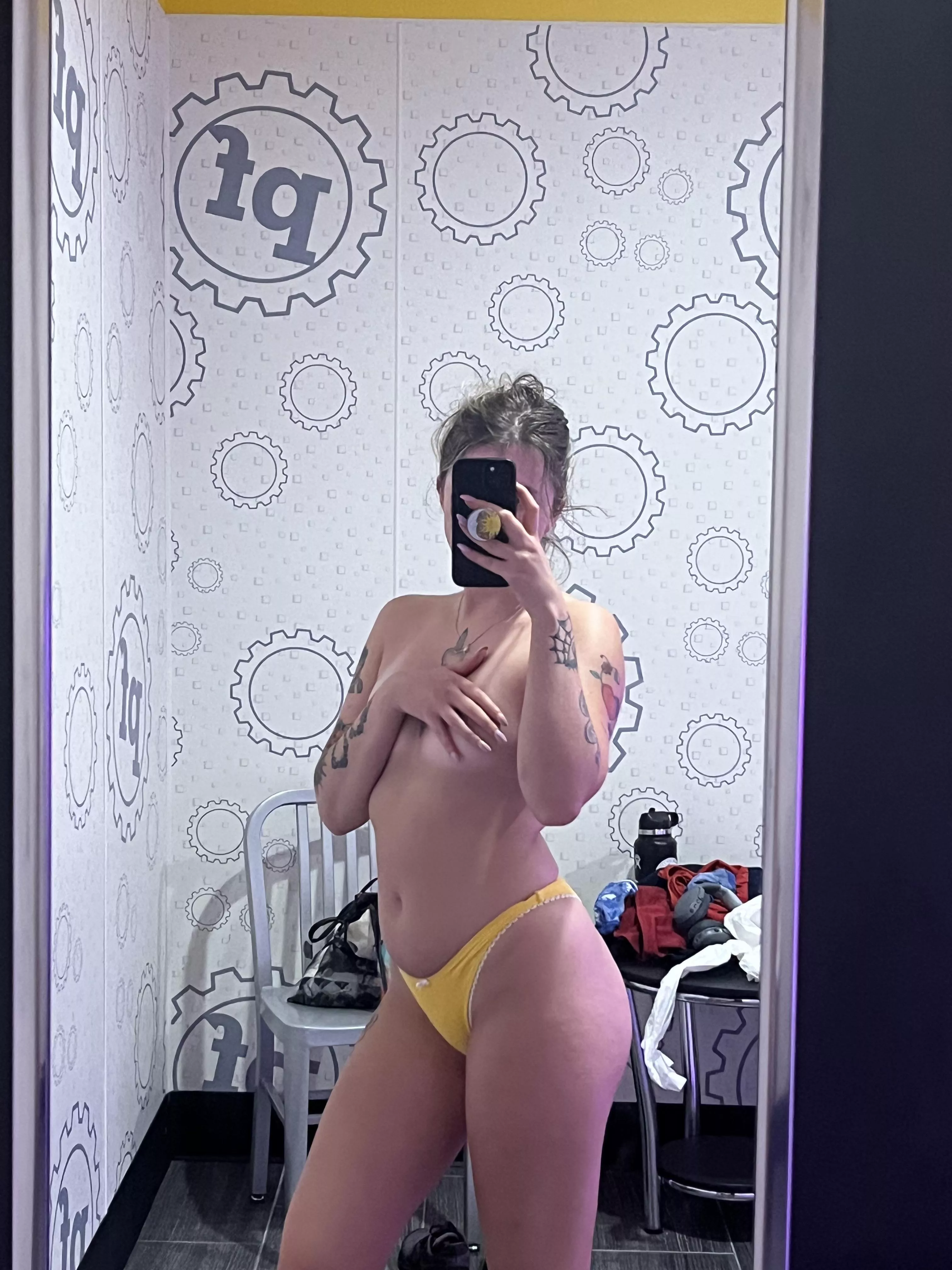 Post gym pic 😘 will you be my gym partner?