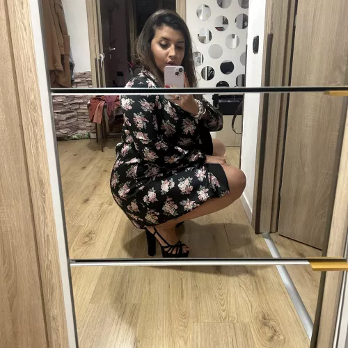 Se solo sapessi che meloni ho qui sotto...