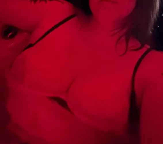 [selling] - GFE | worn items | customs | mommy | soft domme | MILF, certified nerd, witchy woo. 