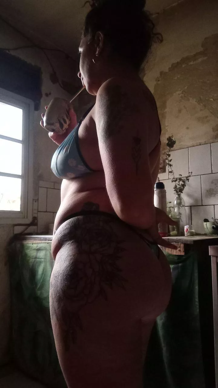 Sending my nudes to the first 100 comments