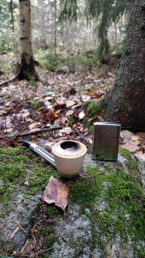 Smoking my test blend with Artisan's Blend and shredded Churchill