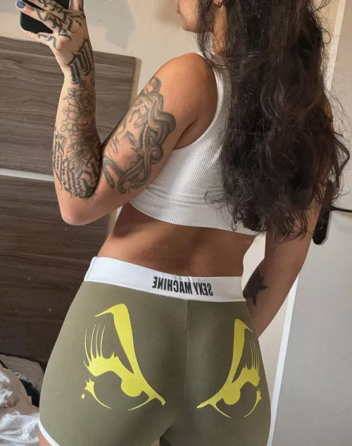 tatted and owning every inch 