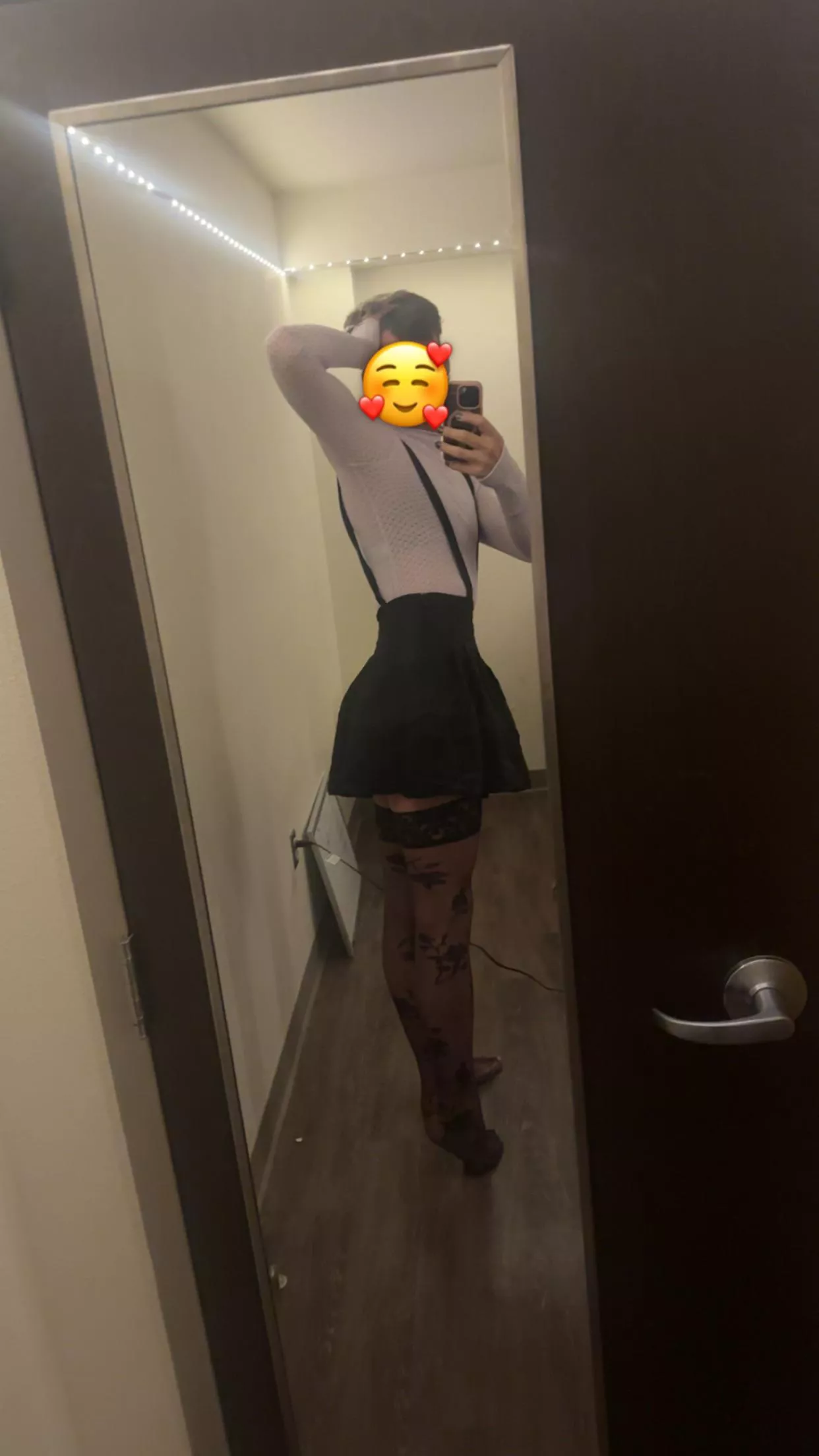 This outfit is so perfect for a walk