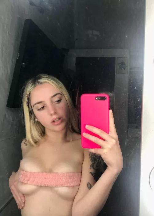 Tiny blondes can be dirty too