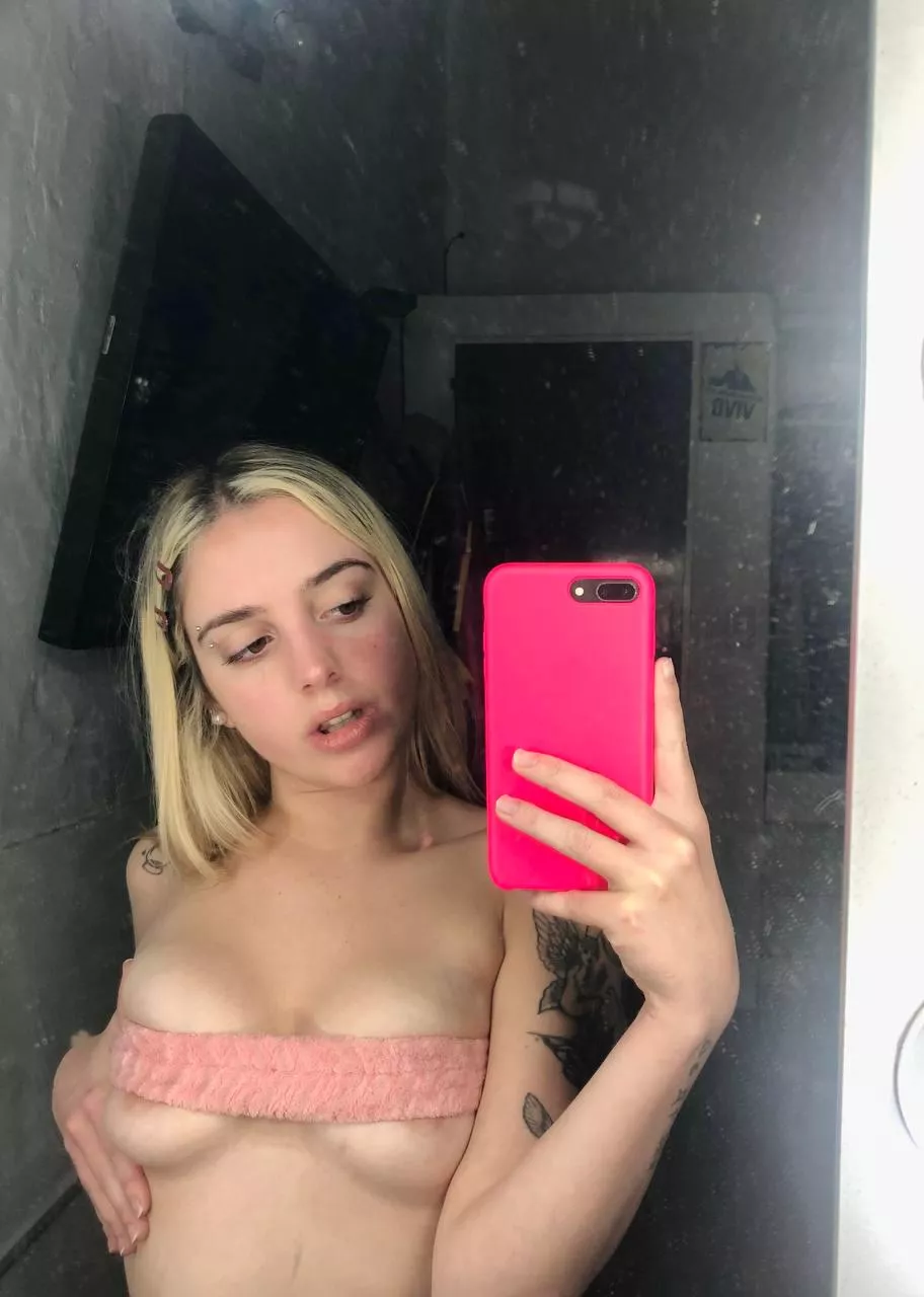 Tiny blondes can be dirty too