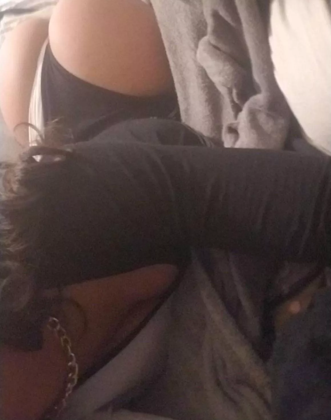 uk baby 19 daddys hmu if u want to own my ass🍑