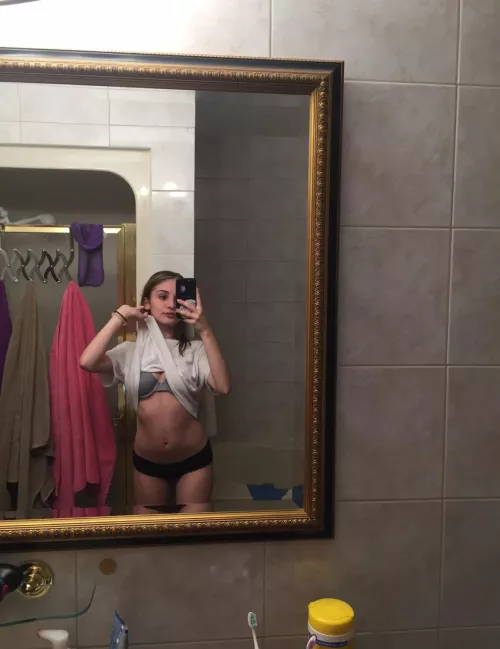 Upvote for a nude(i really send)