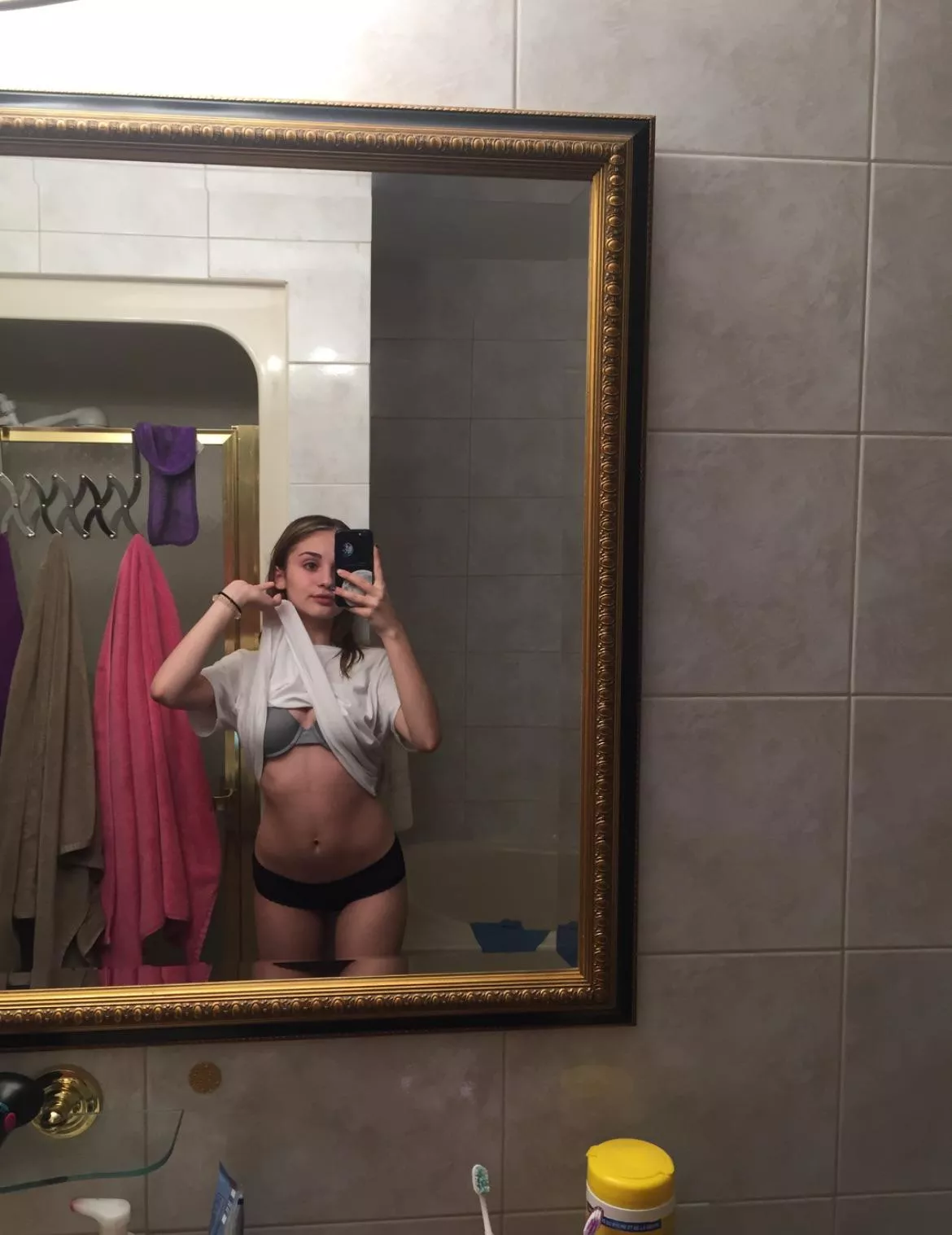 Upvote for a nude(i really send)