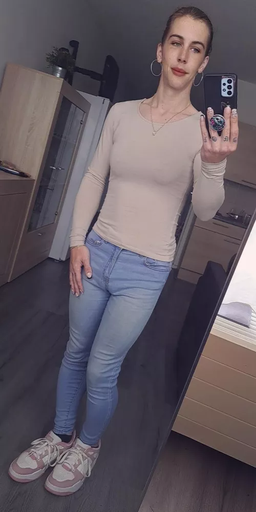 Vanavond alvast bday feestje, wat zou ik aandoen ?😇🥰