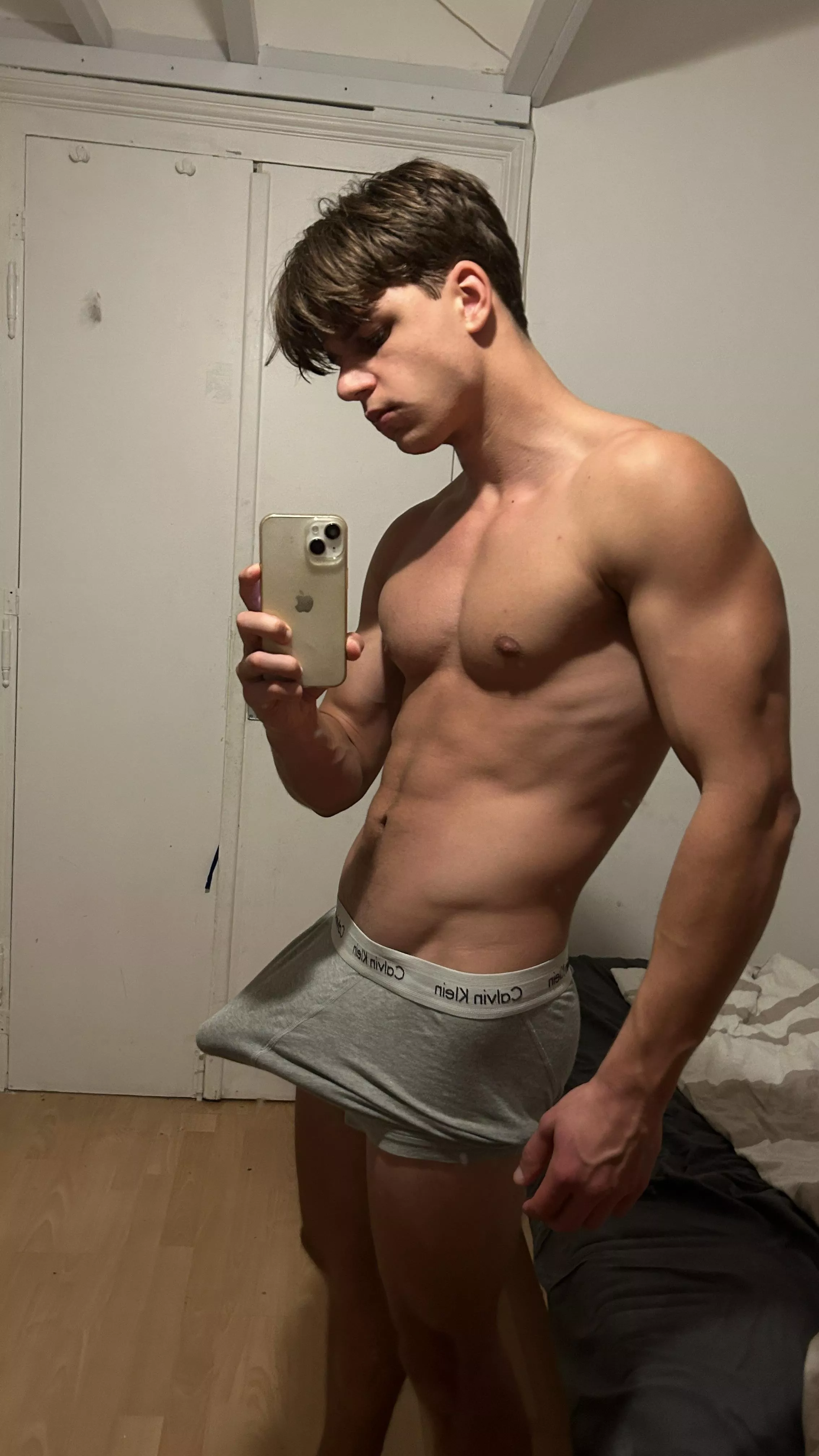 Wanna sniff my musky undies?