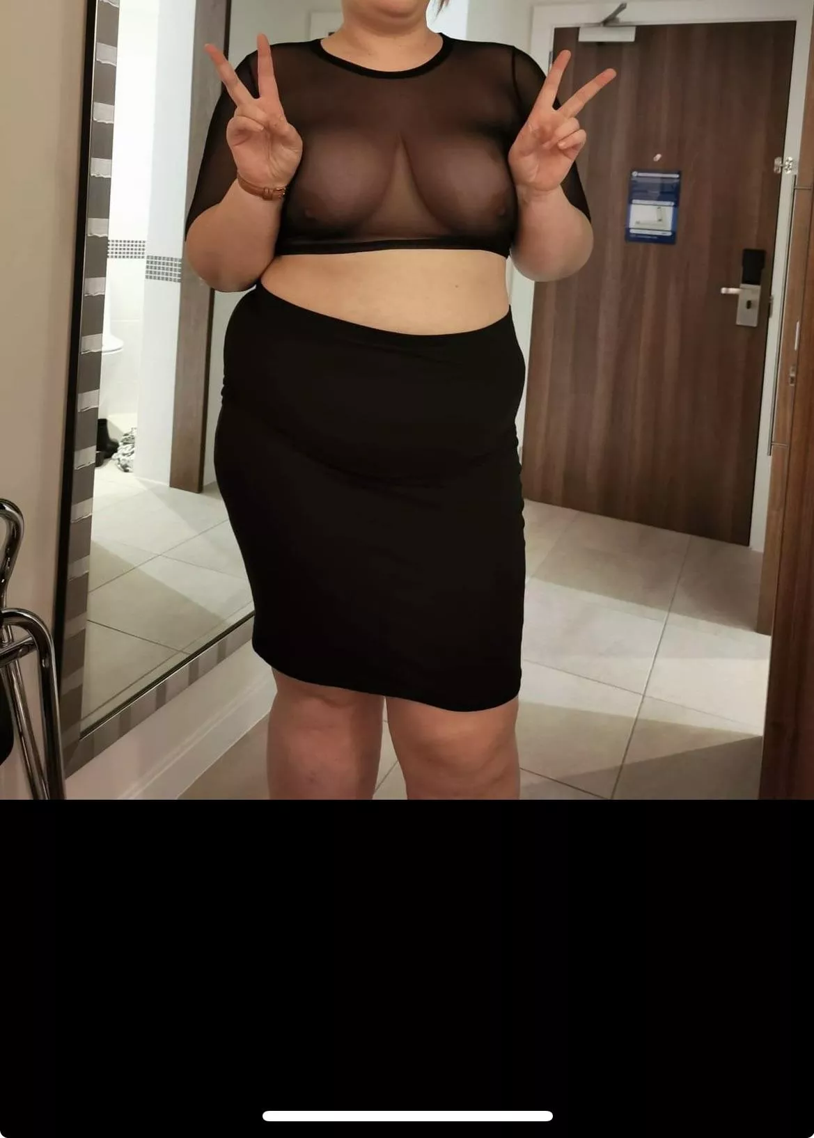 What do yall think of the top the wife wore to the bar last night?