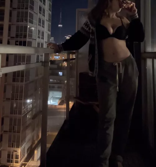 What is more Canadian than roots sweats in the fall breeze?;)