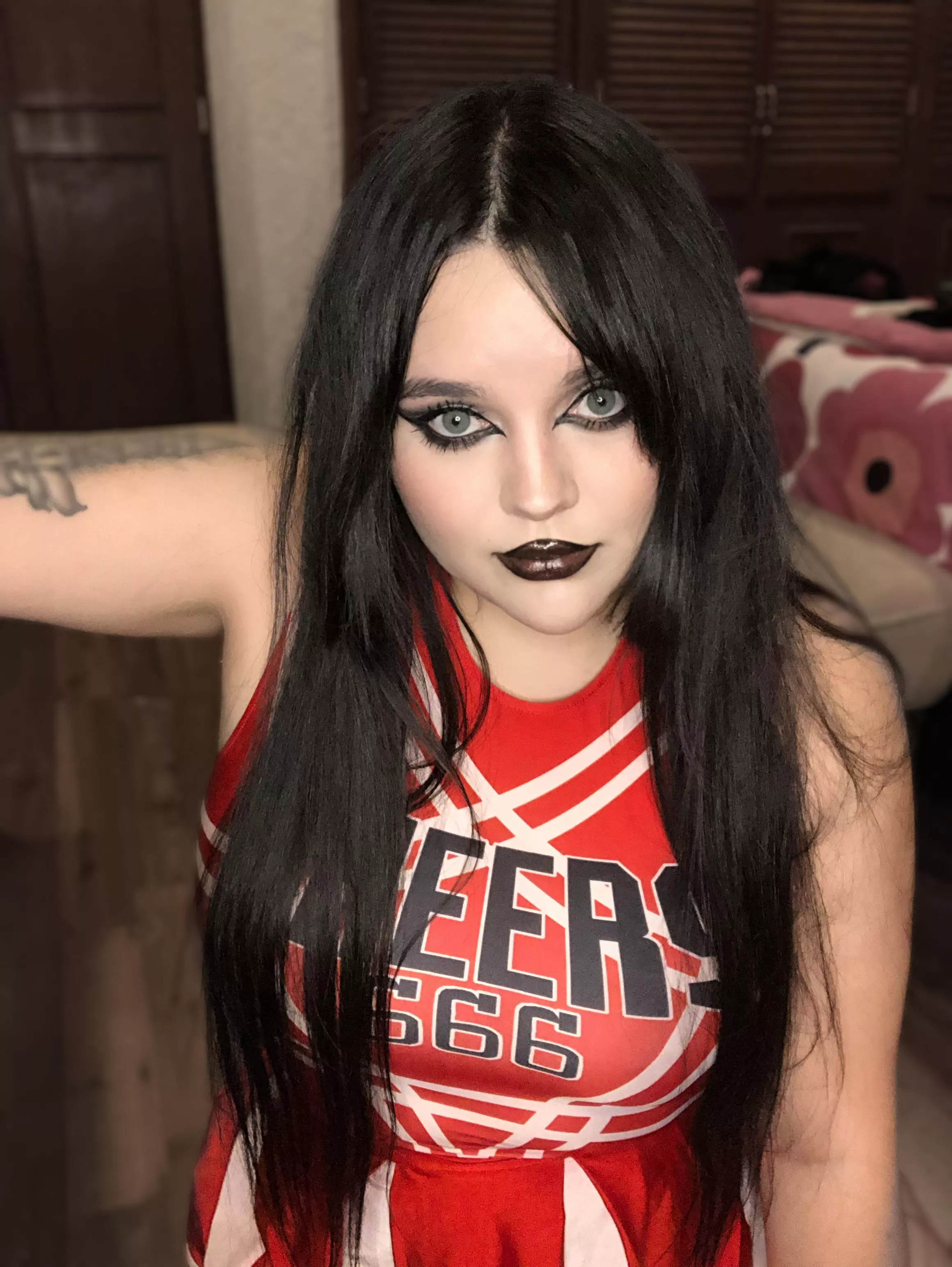 What would you do if a thicc Latina cheerleader knocked at your door in Halloween?  [F]