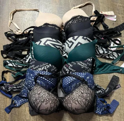 Which one should I cum on?