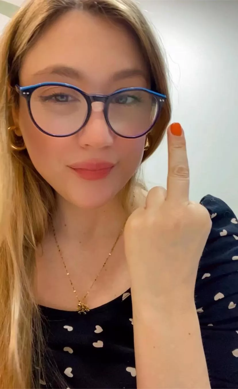 who is going to be humiliated by this queen