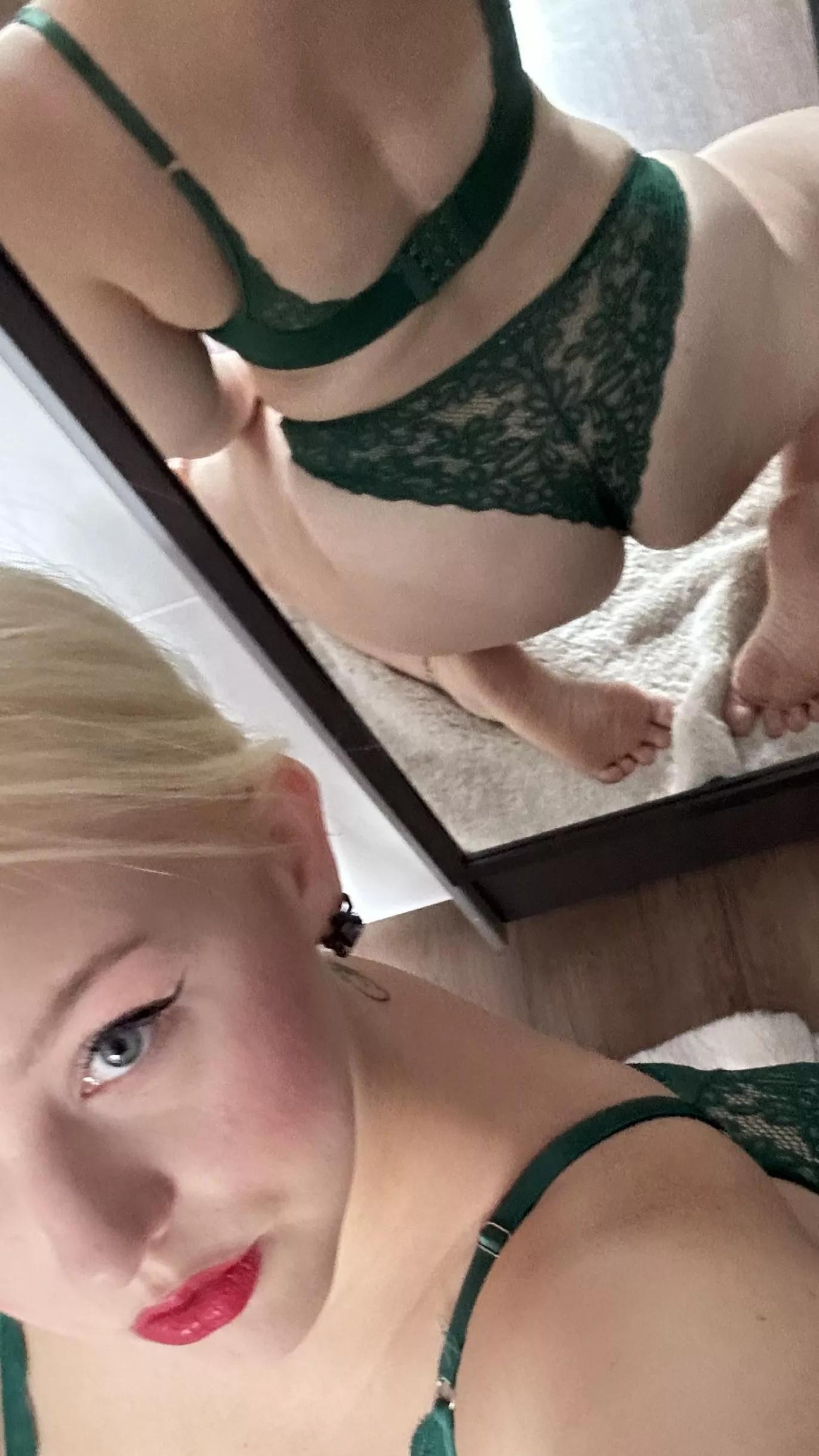 Who loves to eat peaches.