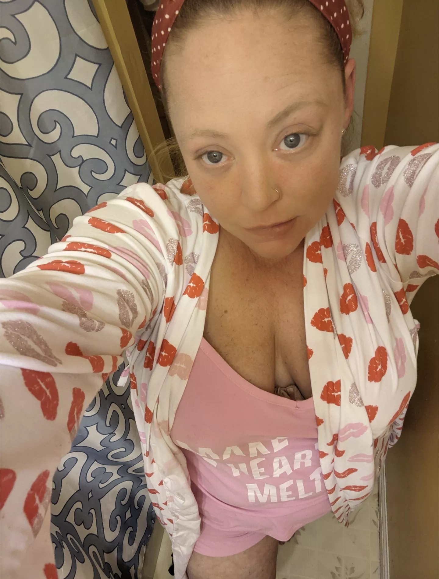 Who wants to have some fun?? Video chats, live text/pic sessions, custom content and GFE... 