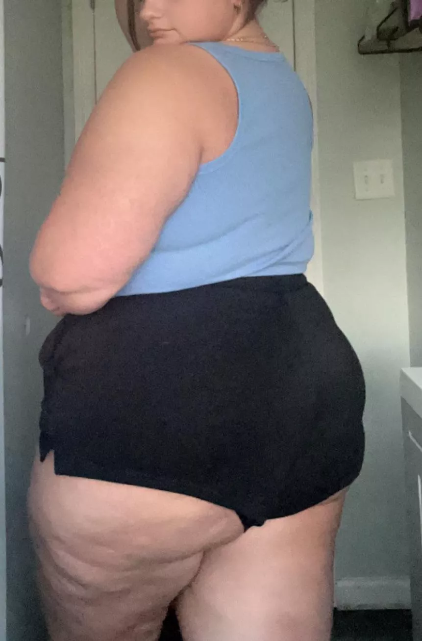 Would I catch your eye in public…?