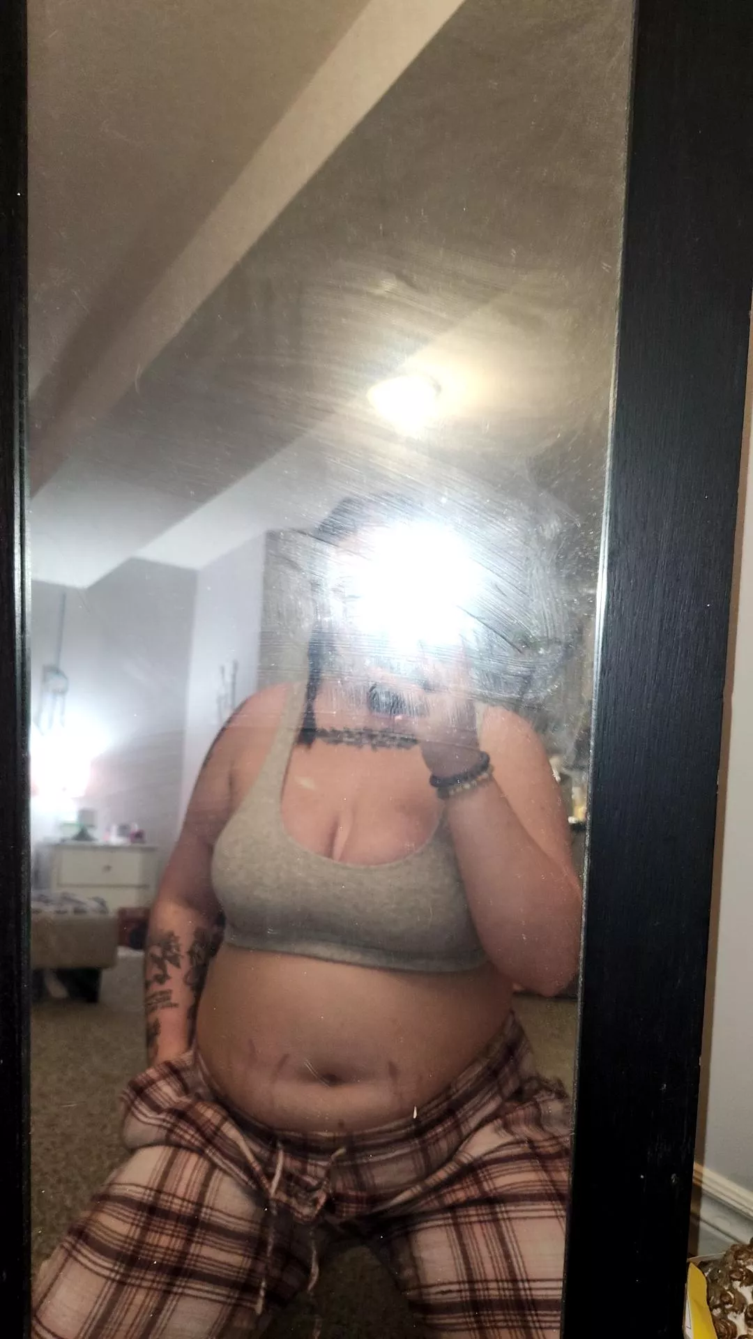 Would u smoke w a stoner like me? 😉