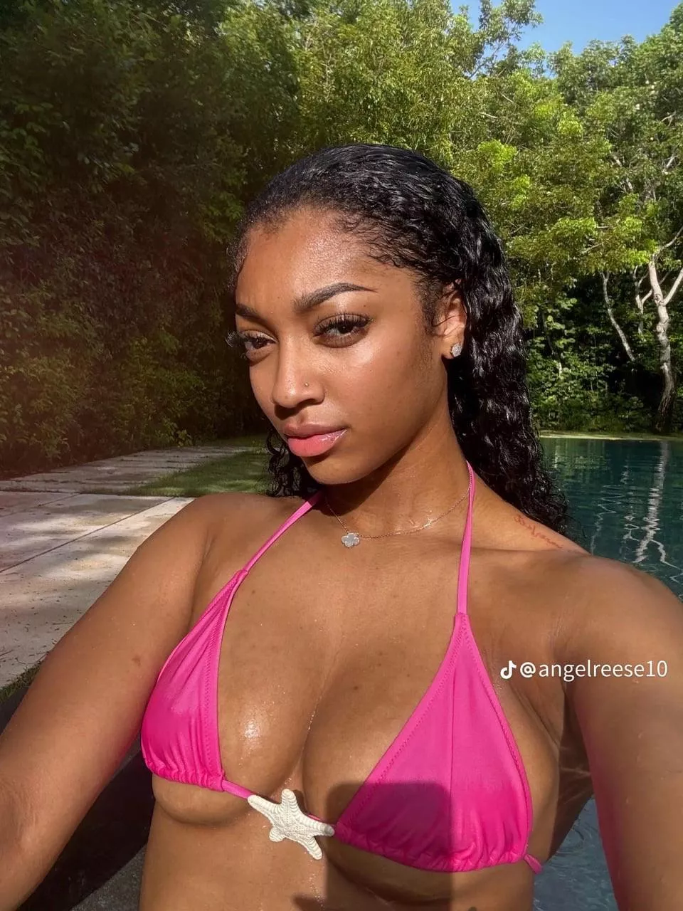 Wyd if she looks at you like this