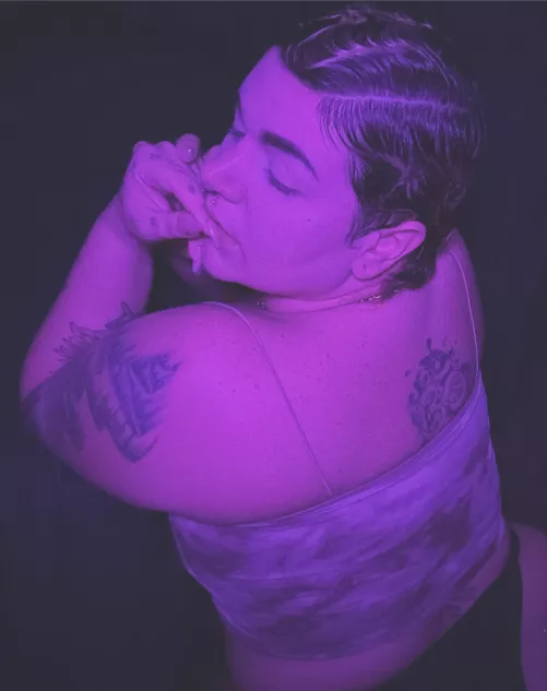 Young hot NEW mom! 🍭🩵