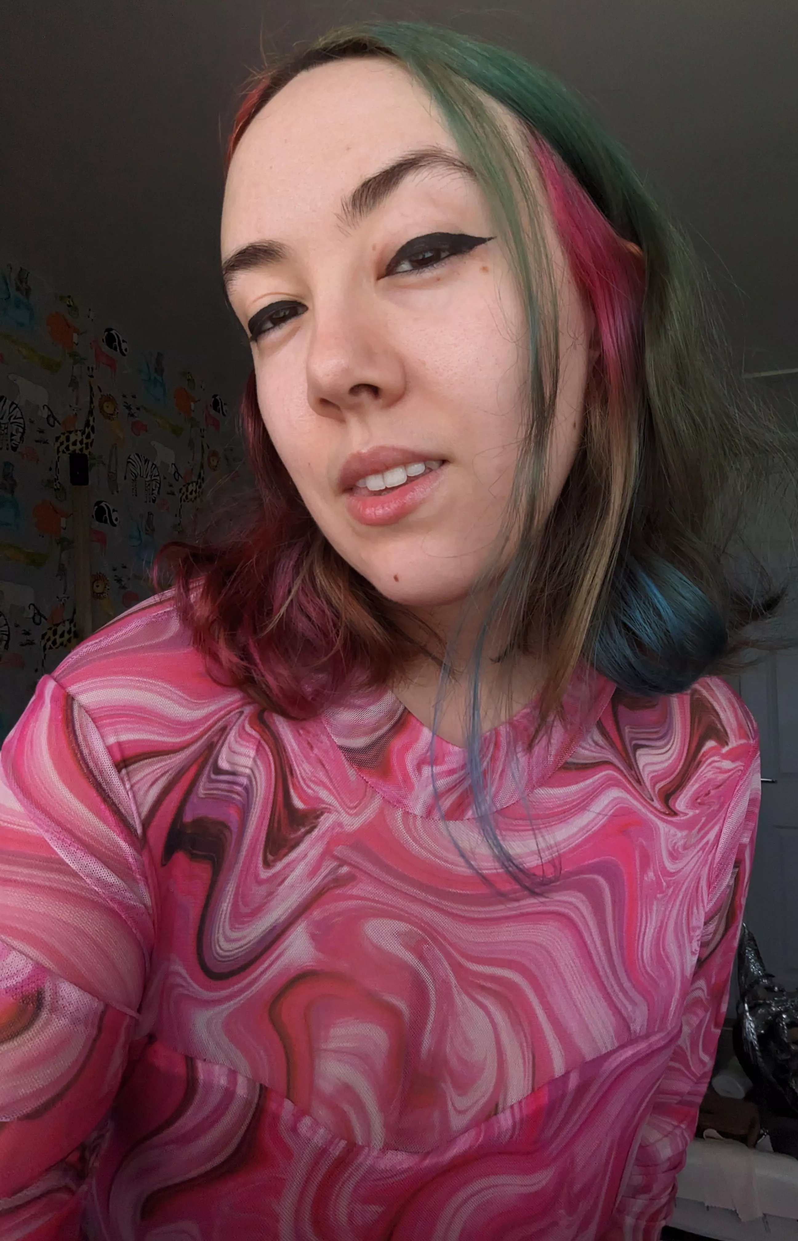 Your alt egirlfriend waiting for your messages