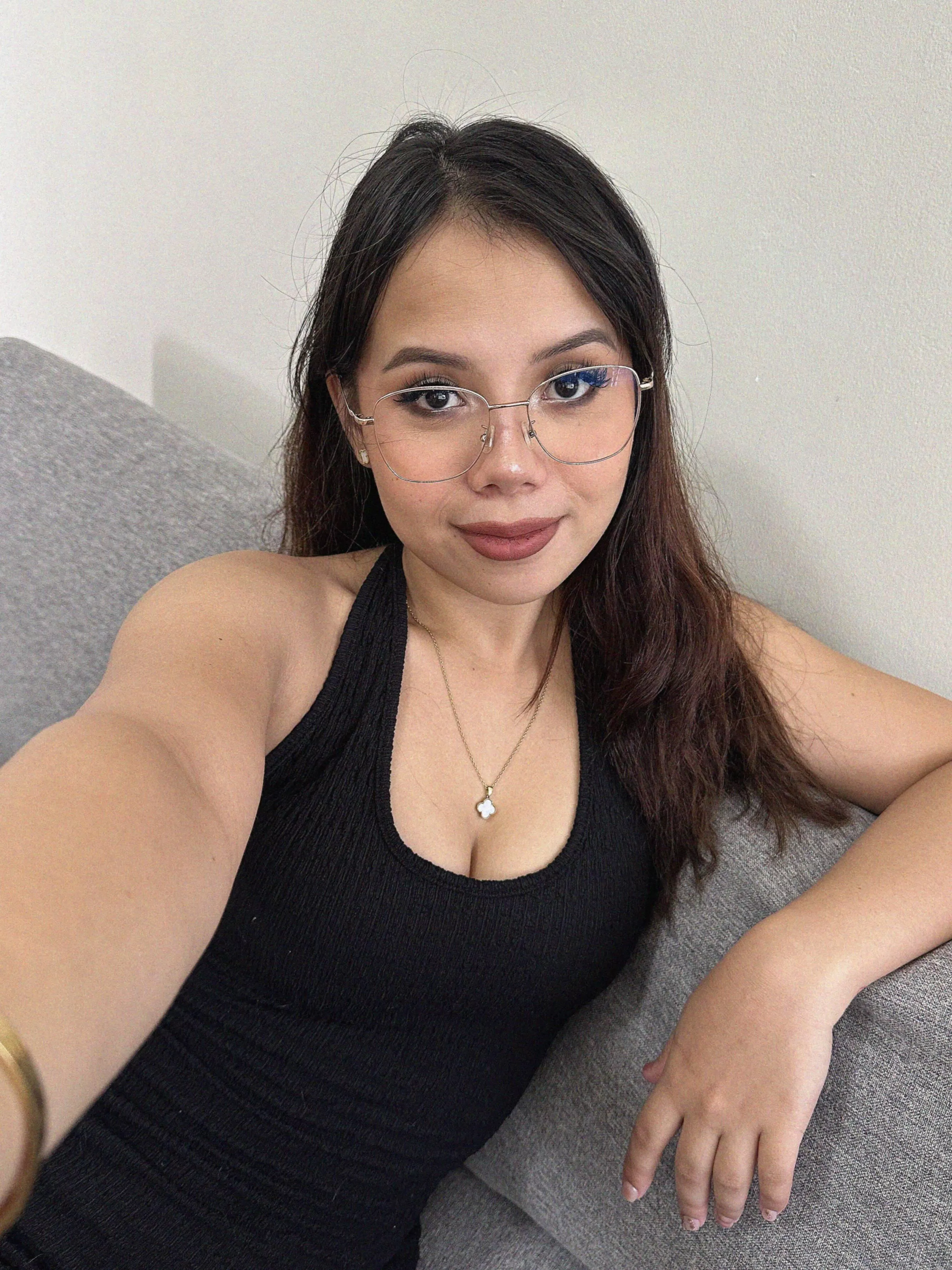 19 F4M seeking for a friend who knows how to keep the fun going.. No strings fun only