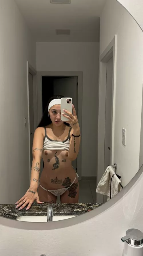 19F f4m feeling naughty, who's ready to get wild with me