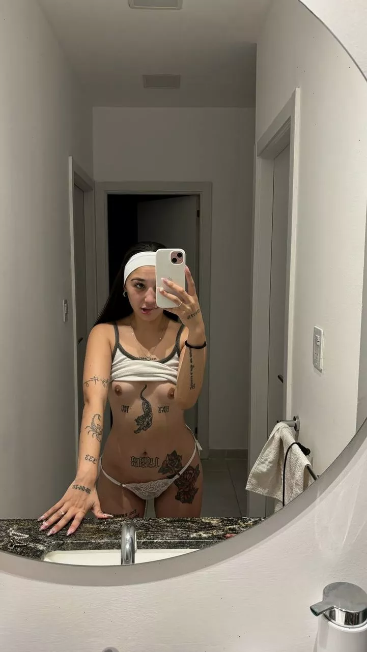 19F f4m feeling naughty, who's ready to get wild with me