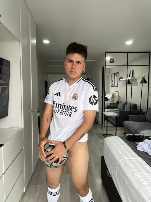 19m I know you like it bear the dick of an alpha soccer player. I got my two big balls heavy like my soccer ball