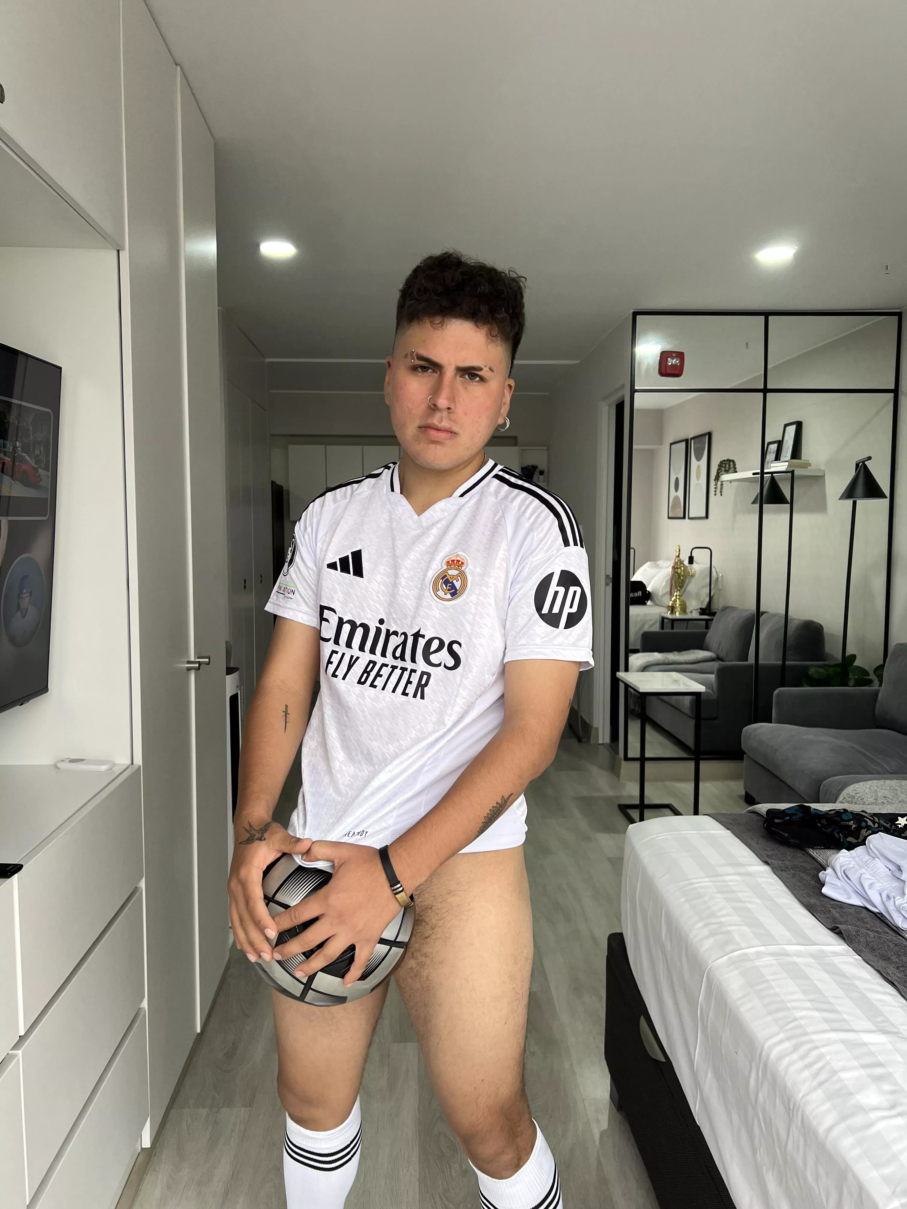 19m I know you like it bear the dick of an alpha soccer player. I got my two big balls heavy like my soccer ball