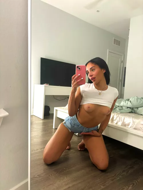 20F bi, who's in CLT that can show me a good time? 