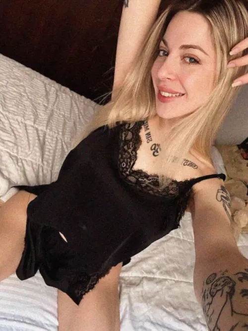 21F4M All dressed up and curious, what’s your spooky fit?