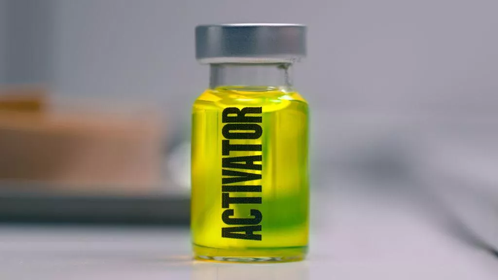 [25] [M4A] The Substance: Dirty Secrets Don't Stay Long